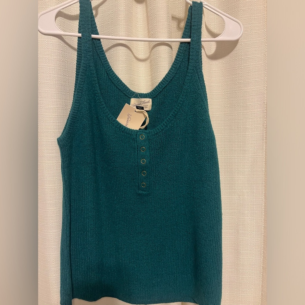 Universal Threads Knitted Tank
